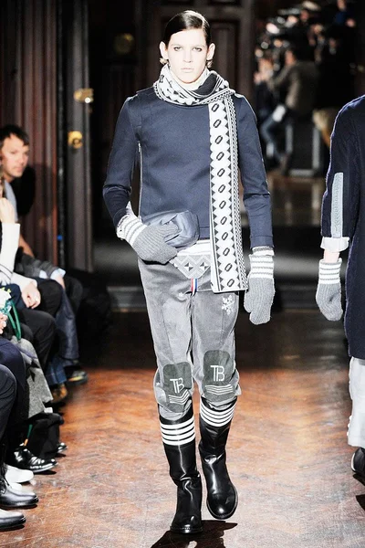 Look 4